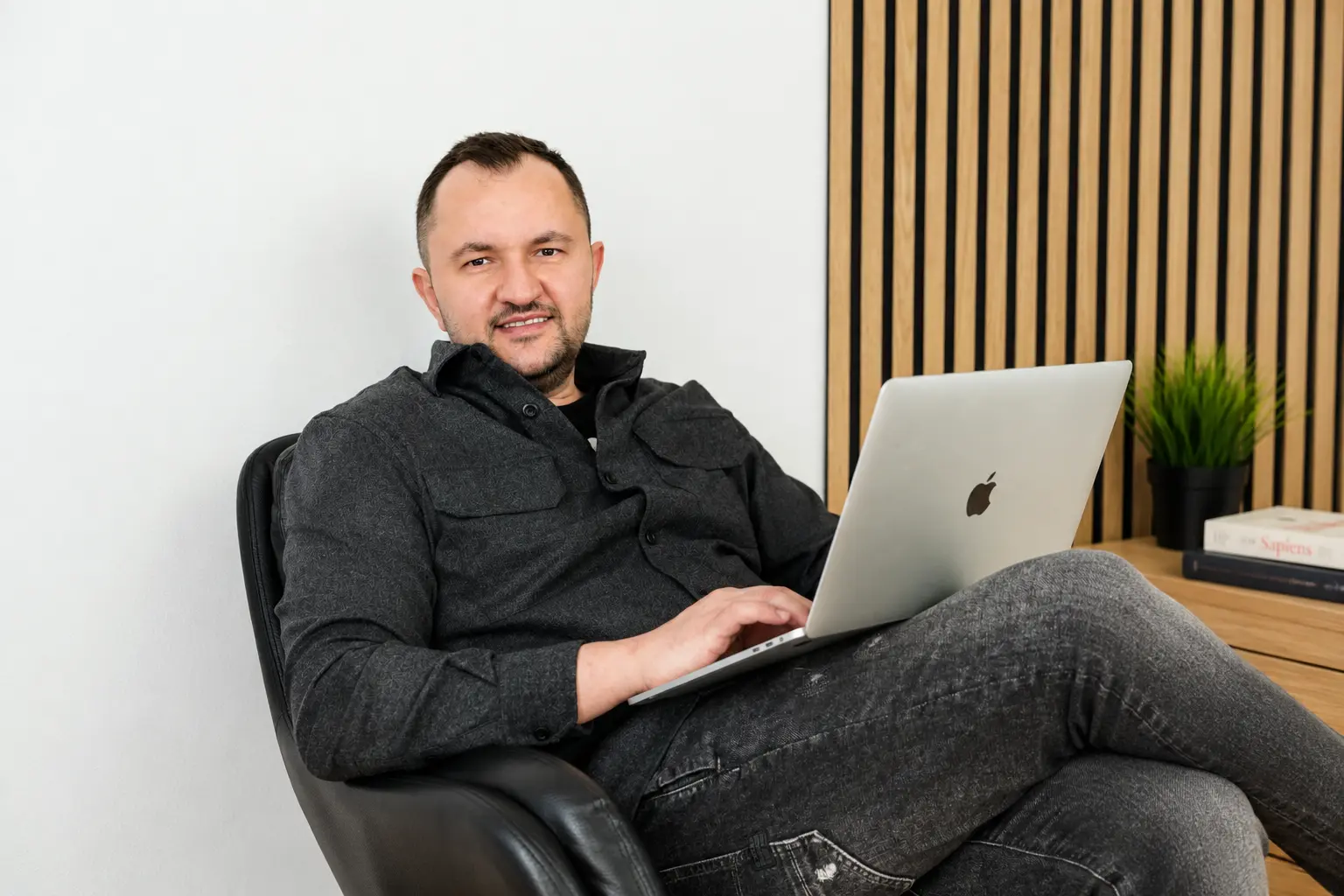 Precup Vasile - Fondator și CEO NameBox